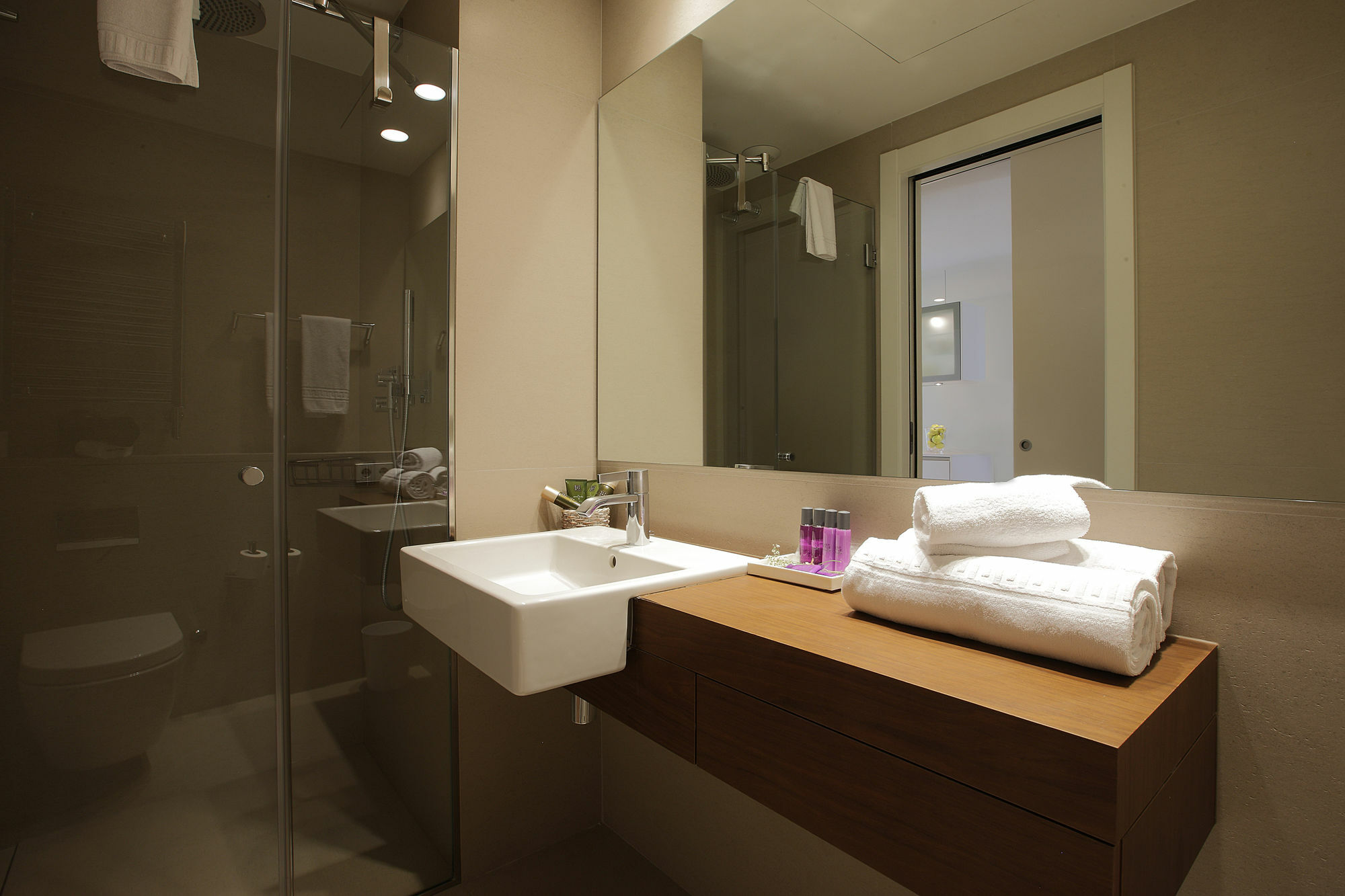 Cosmo Apartments Rambla Catalunya Барселона Екстериор снимка
